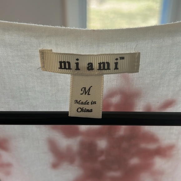 White and red gorgeous Miami top - Picture 3 of 3